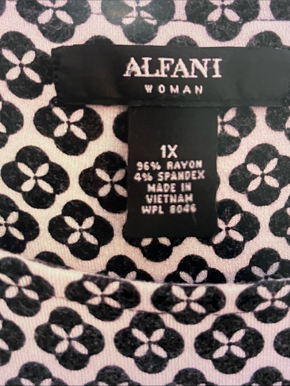 Alfani Black and White Geometric Short-Sleeve Scoop Neck Top - Picture 3 of 3